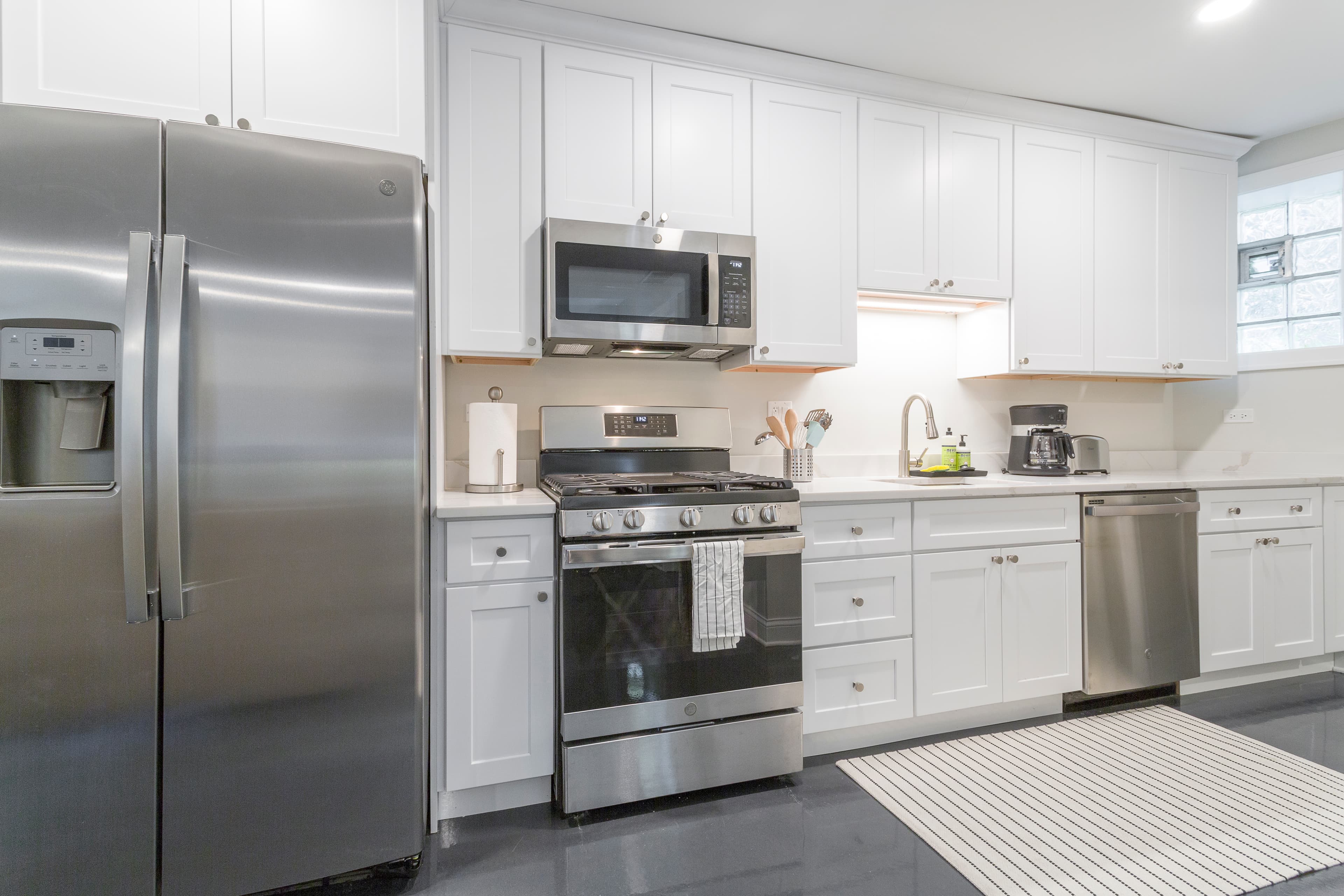 full kitchen